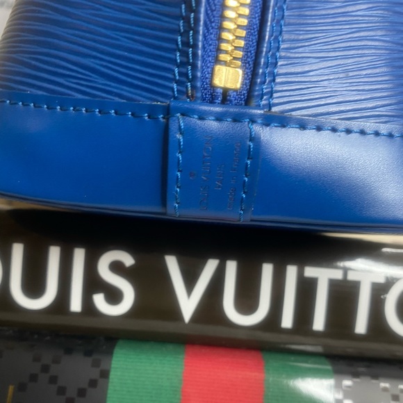 Louis Vuitton Alma Epi Blue PM - Picture 9 of 11